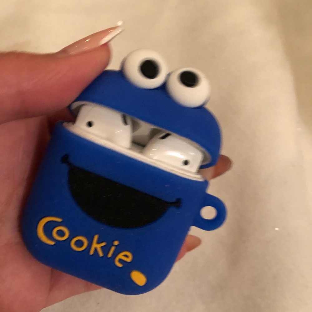 AirPod case - Picture 2 of 6